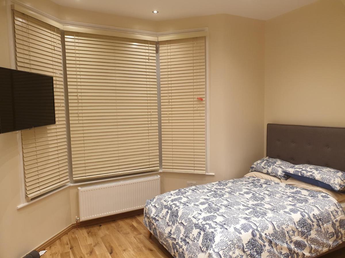 London Luxury Apartments 4 Min Walk From Ilford Station, With Free Parking Free Wifi Exteriér fotografie