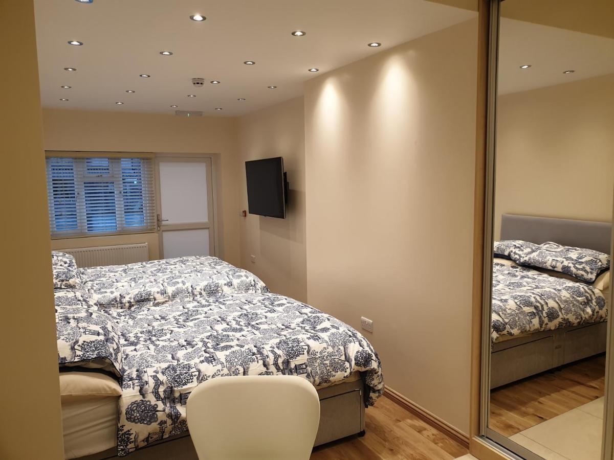 London Luxury Apartments 4 Min Walk From Ilford Station, With Free Parking Free Wifi Exteriér fotografie