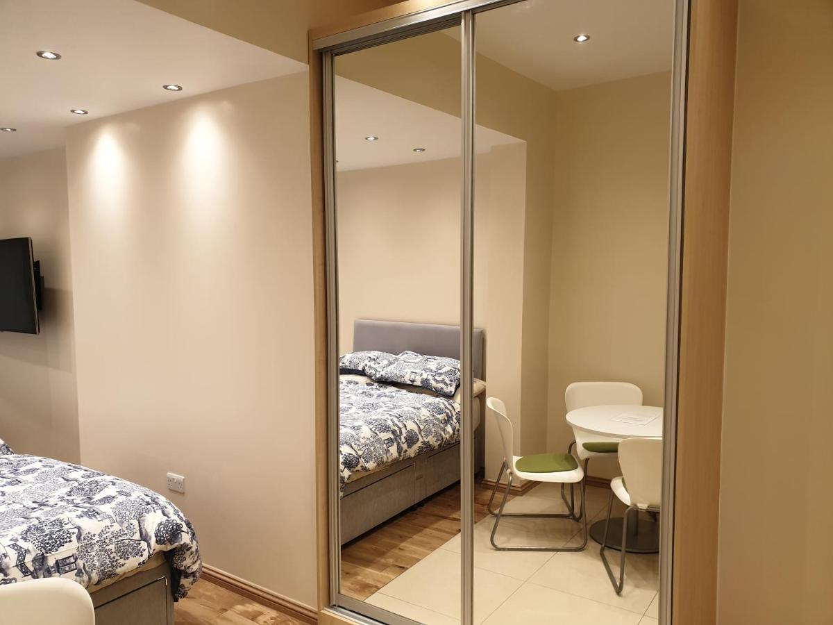 London Luxury Apartments 4 Min Walk From Ilford Station, With Free Parking Free Wifi Exteriér fotografie