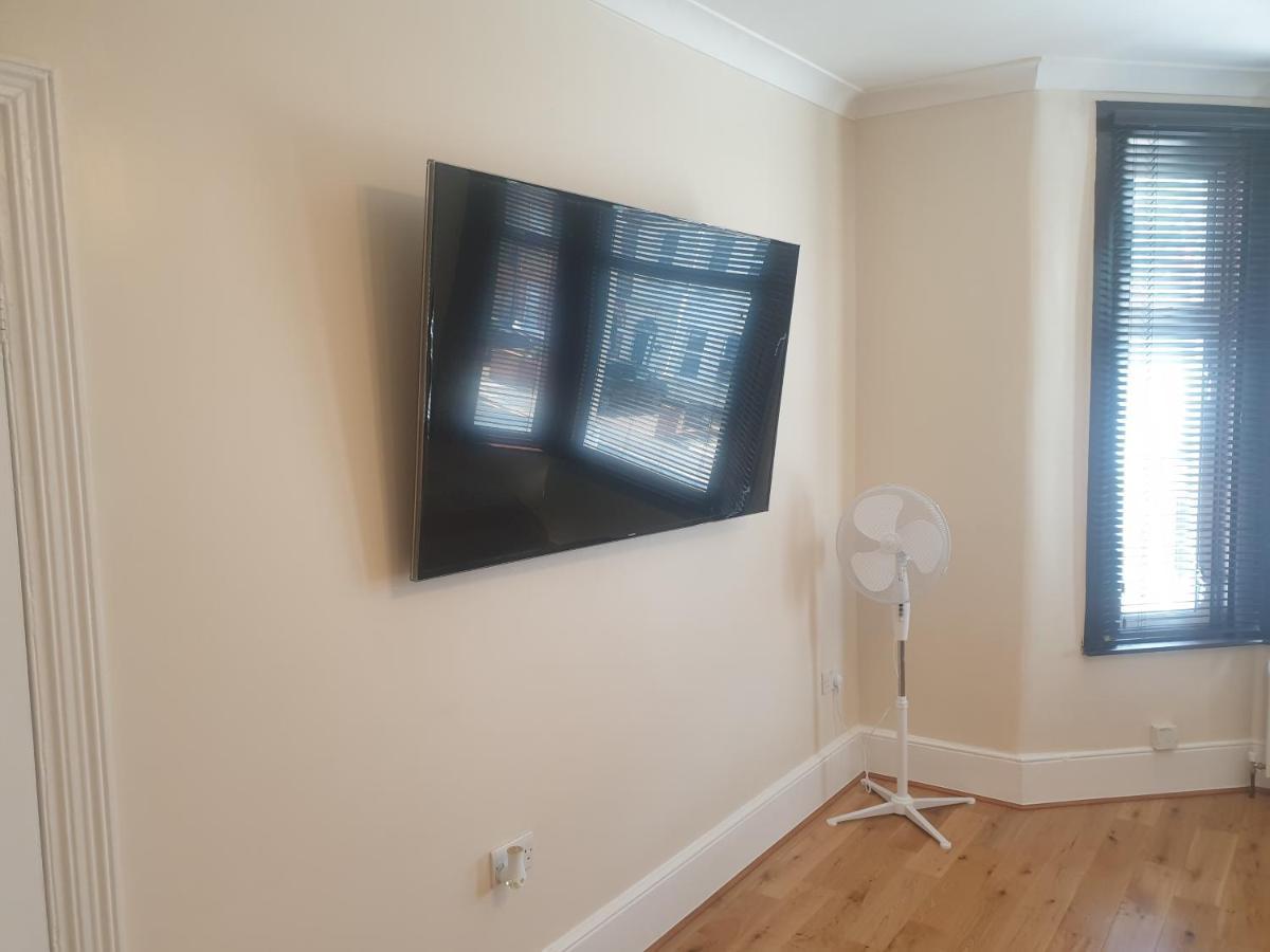 London Luxury Apartments 4 Min Walk From Ilford Station, With Free Parking Free Wifi Exteriér fotografie